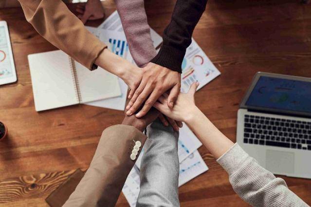 Prestataire de nettoyage intervenant dans des bureaux à Marrakech